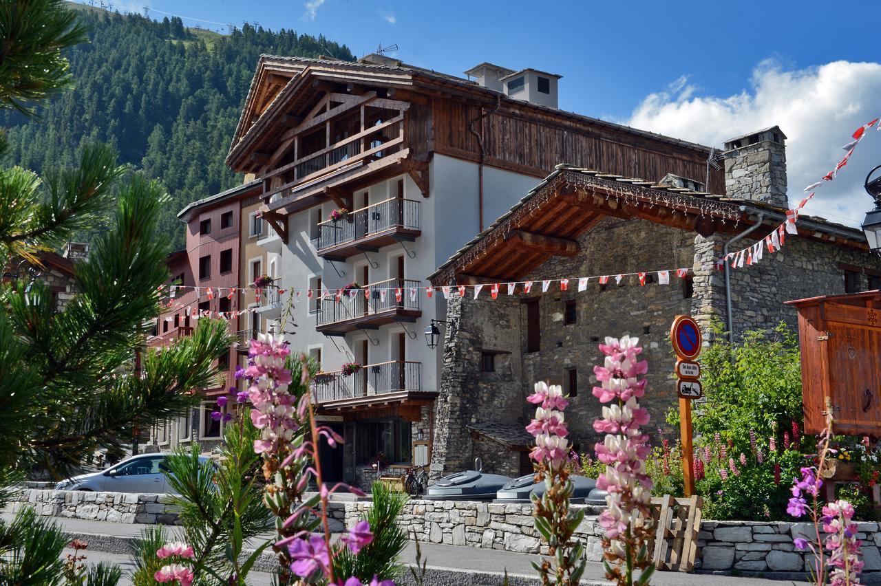 Maison De Famille Les 5 Freres Hotel Val-dʼIsère Buitenkant foto